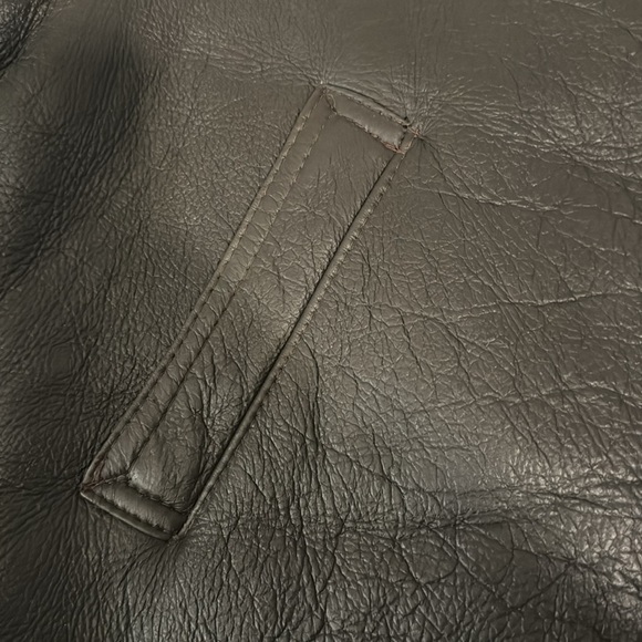 Men’s Leather and Real Sheepskin Coat - Picture 4 of 9